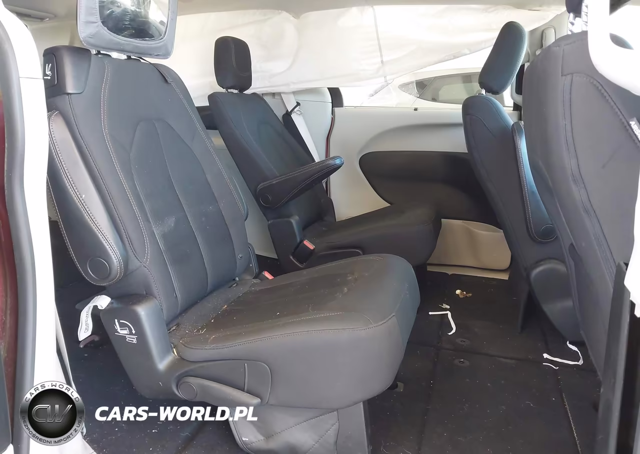 2019 Chrysler Pacifica Touring Plus VIN:2C4RC1FG4KR508389 - 8