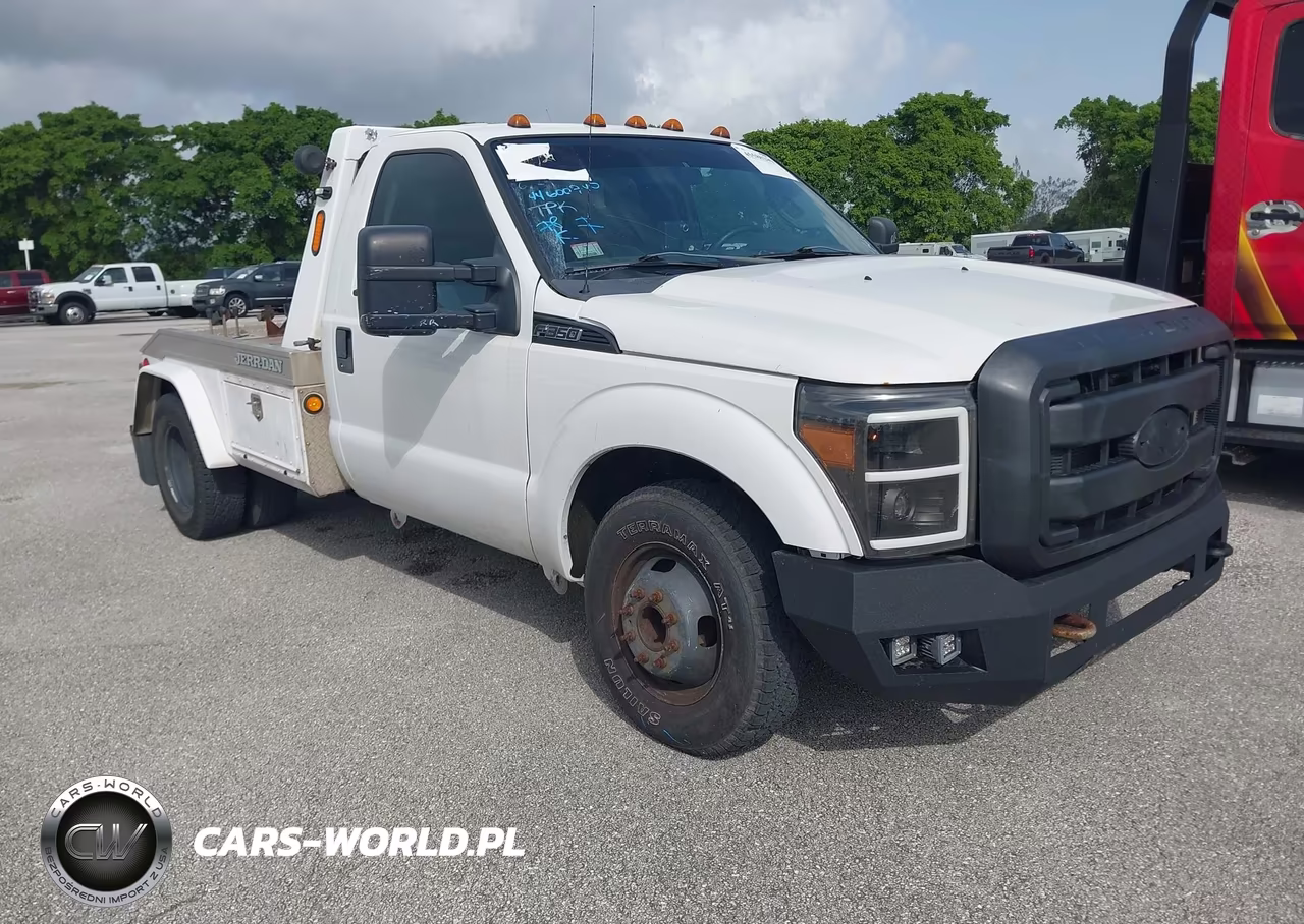 2013 Ford F-350 Chassis Xl