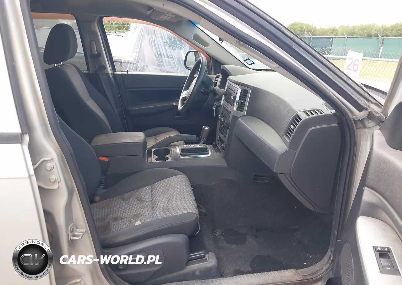 2008 Jeep Grand Cherokee Laredo VIN:1J8GS48K08C130269 - 5