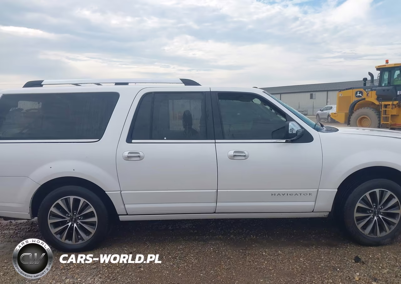 2015 Lincoln Navigator L VIN:5LMJJ3HT2FEJ14460 - 12
