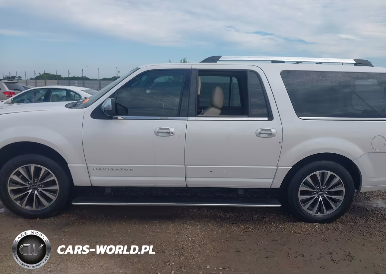 2015 Lincoln Navigator L VIN:5LMJJ3HT2FEJ14460 - 13