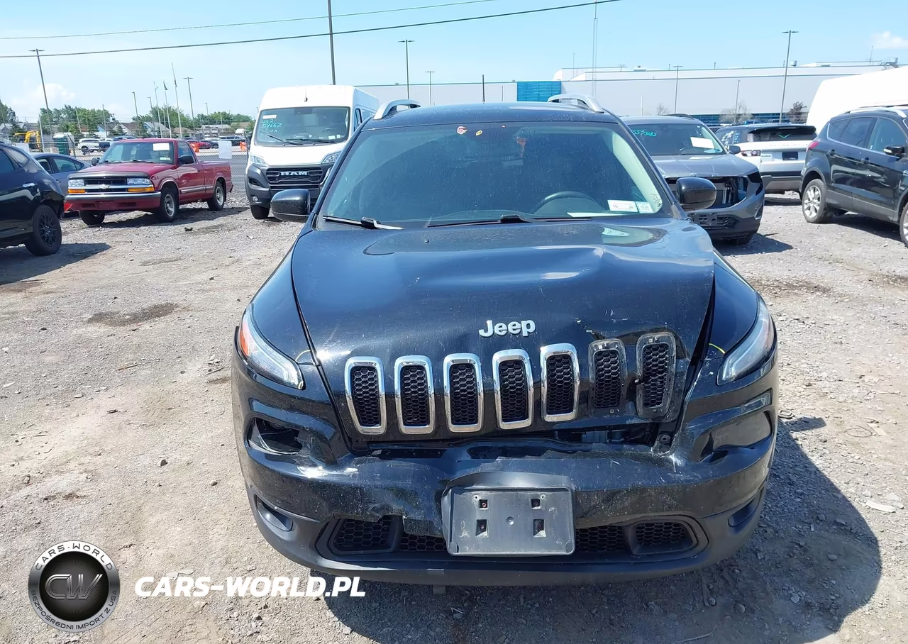 2018 Jeep Cherokee Latitude Plus 4X4 VIN:1C4PJMLXXJD517408 - 13