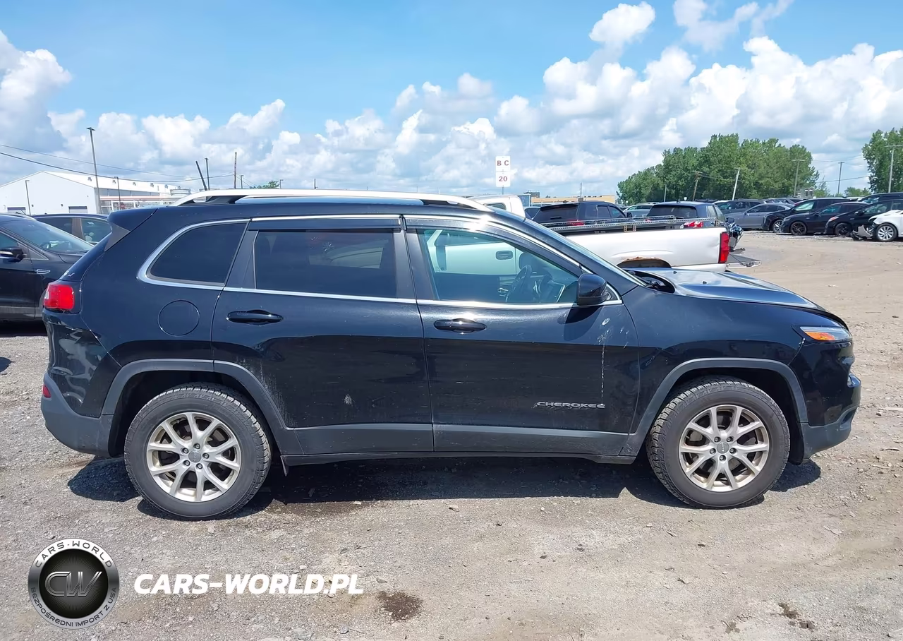 2018 Jeep Cherokee Latitude Plus 4X4 VIN:1C4PJMLXXJD517408 - 14