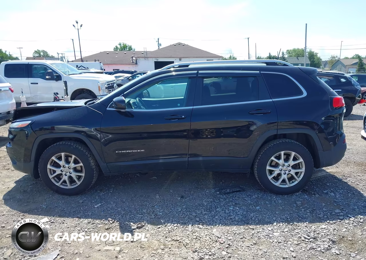 2018 Jeep Cherokee Latitude Plus 4X4 VIN:1C4PJMLXXJD517408 - 15