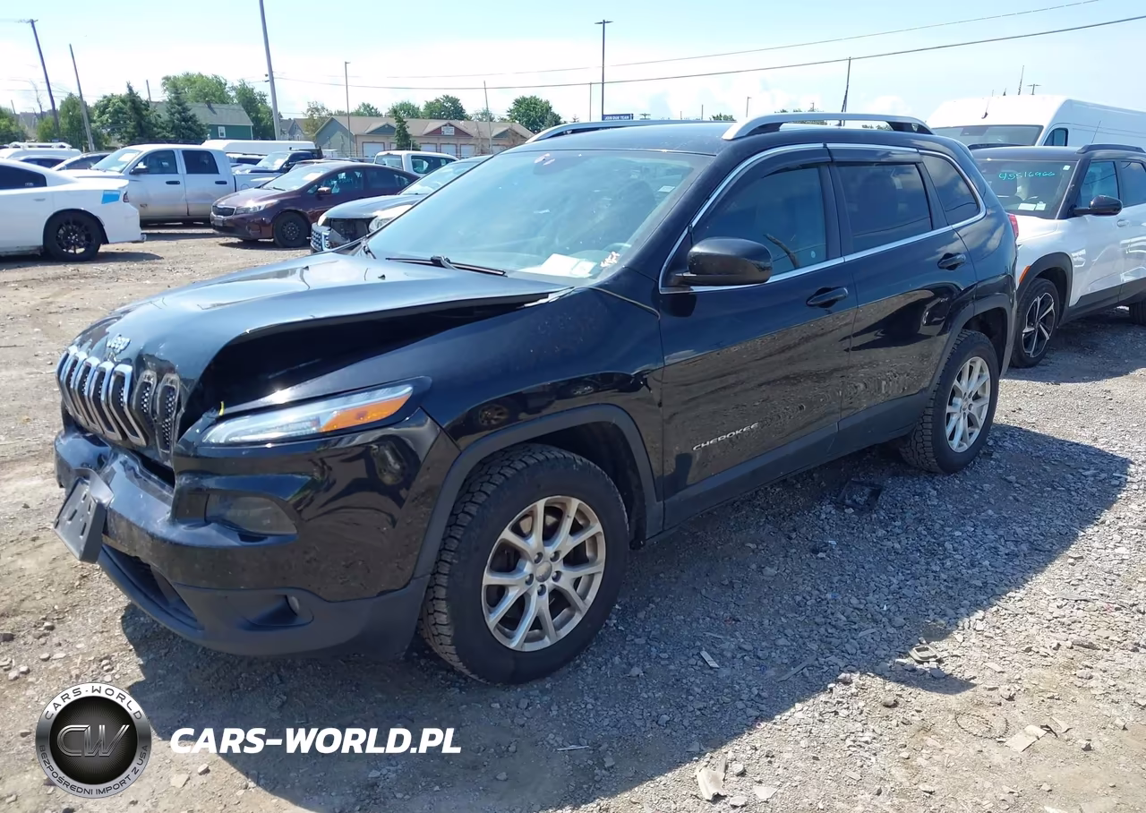2018 Jeep Cherokee Latitude Plus 4X4 VIN:1C4PJMLXXJD517408 - 2