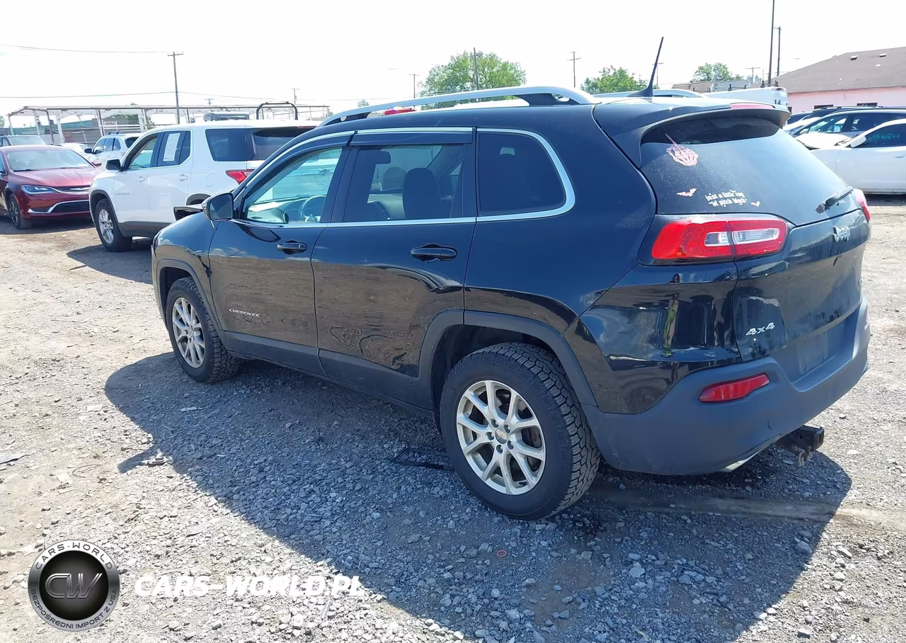 2018 Jeep Cherokee Latitude Plus 4X4 VIN:1C4PJMLXXJD517408 - 3