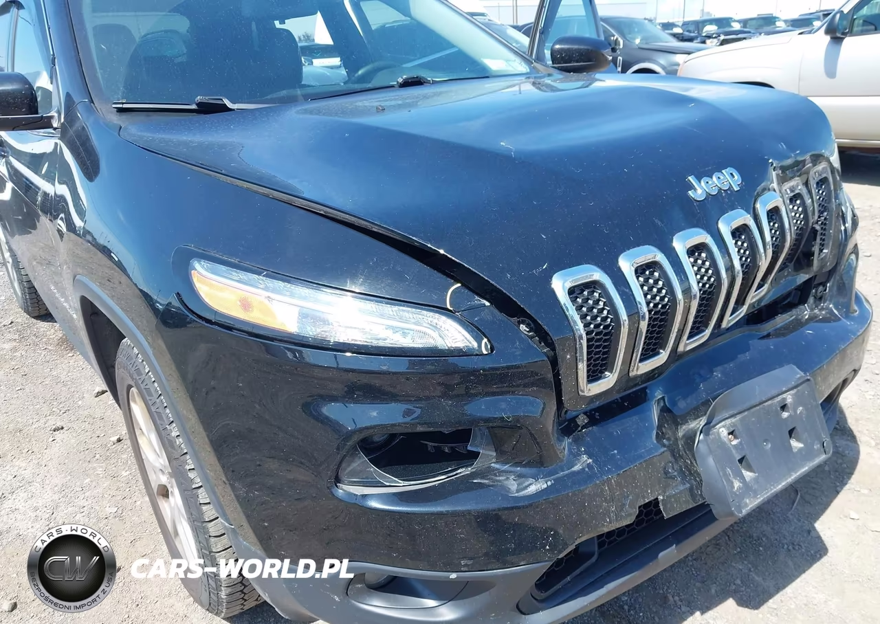 2018 Jeep Cherokee Latitude Plus 4X4 VIN:1C4PJMLXXJD517408 - 6