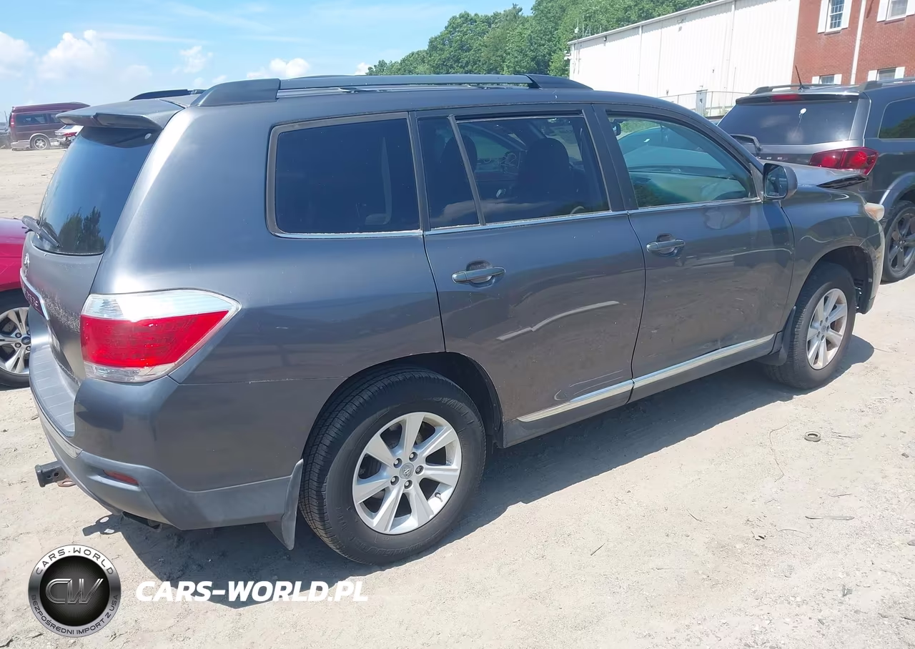 2012 Toyota Highlander Se V6 VIN:5TDBK3EH5CS133888 - 4