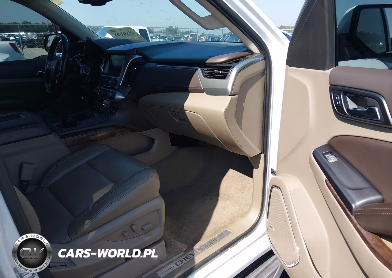 2019 Chevrolet Suburban Lt VIN:1GNSCHKC8KR171672 - 5