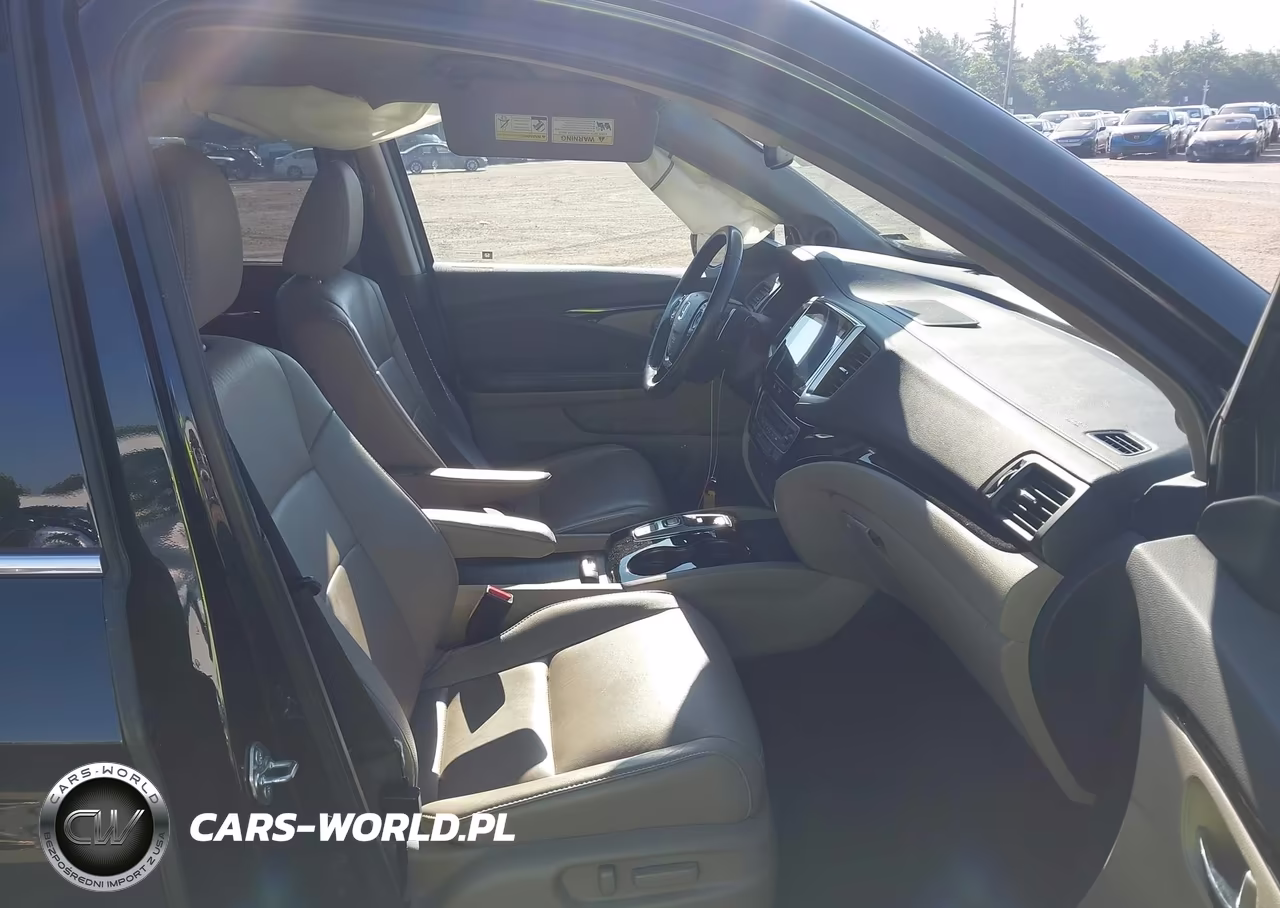 2017 Honda Pilot Touring VIN:5FNYF6H99HB035785 - 5