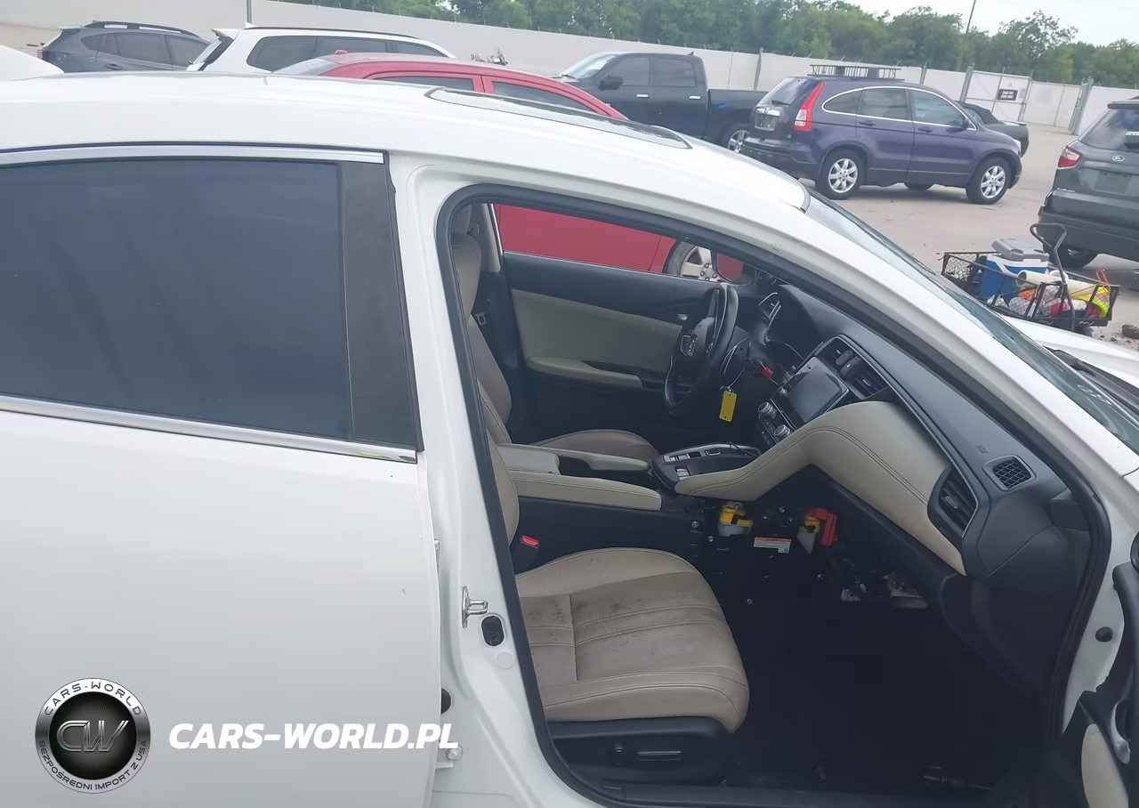 2019 Honda Insight Touring VIN:19XZE4F95KE008773 - 5