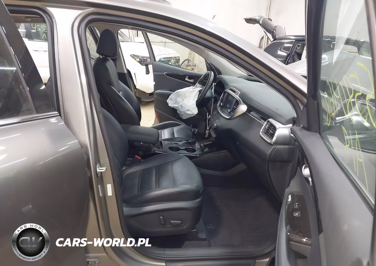 2018 Kia Sorento 3.3L Ex VIN:5XYPHDA59JG411563 - 5