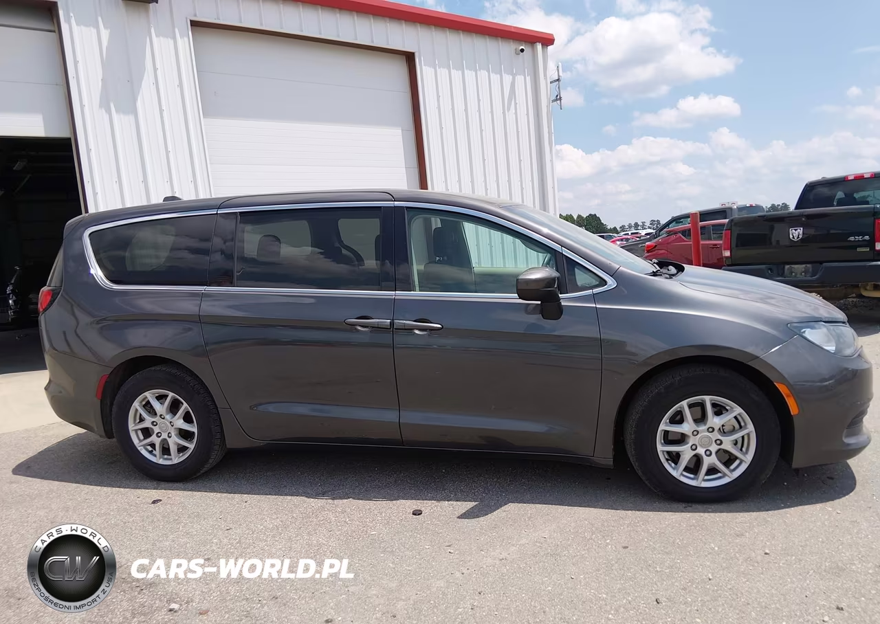 2020 Chrysler Voyager Lx VIN:2C4RC1CG6LR249345 - 13