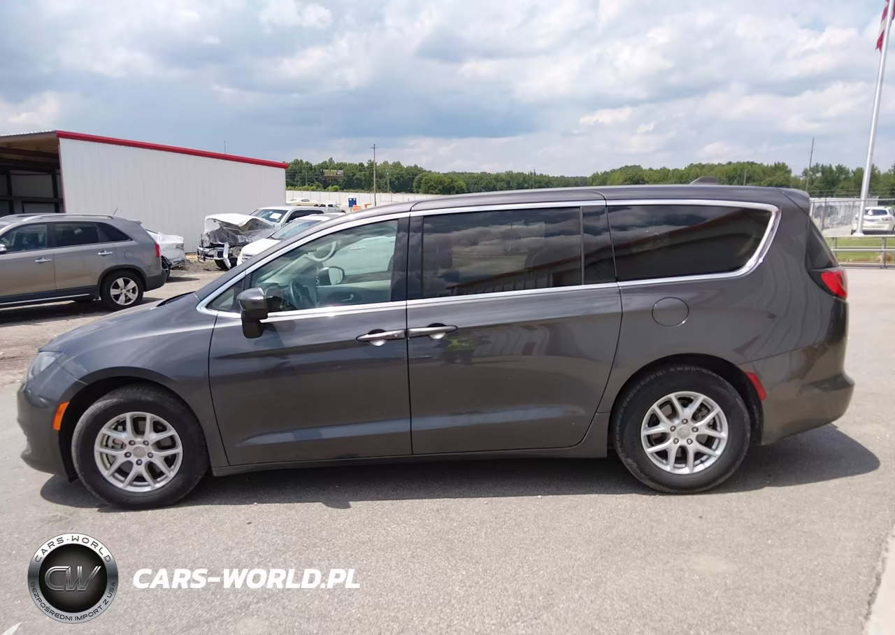 2020 Chrysler Voyager Lx VIN:2C4RC1CG6LR249345 - 14