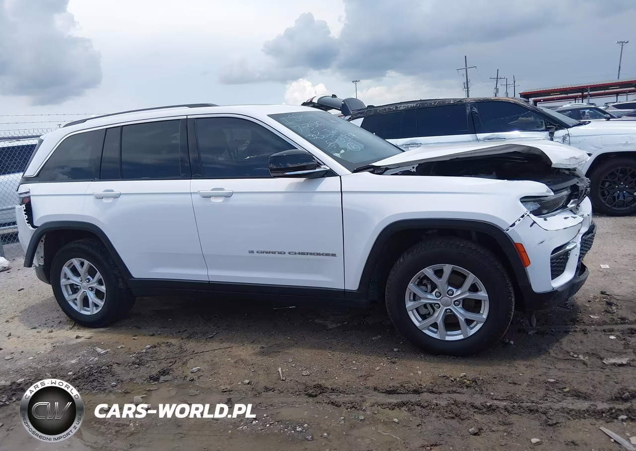 2023 Jeep Grand Cherokee Limited 4X4 VIN:1C4RJHBG2PC543338 - 13