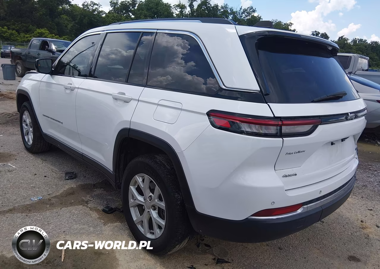 2023 Jeep Grand Cherokee Limited 4X4 VIN:1C4RJHBG2PC543338 - 3