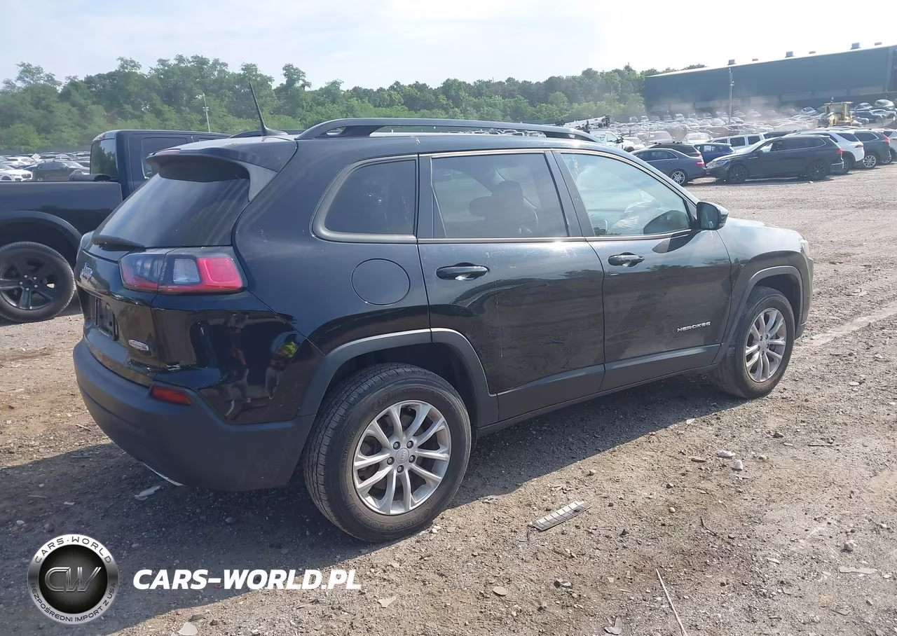 2022 Jeep Cherokee Latitude Lux 4X4 VIN:1C4PJMMX3ND535981 - 4