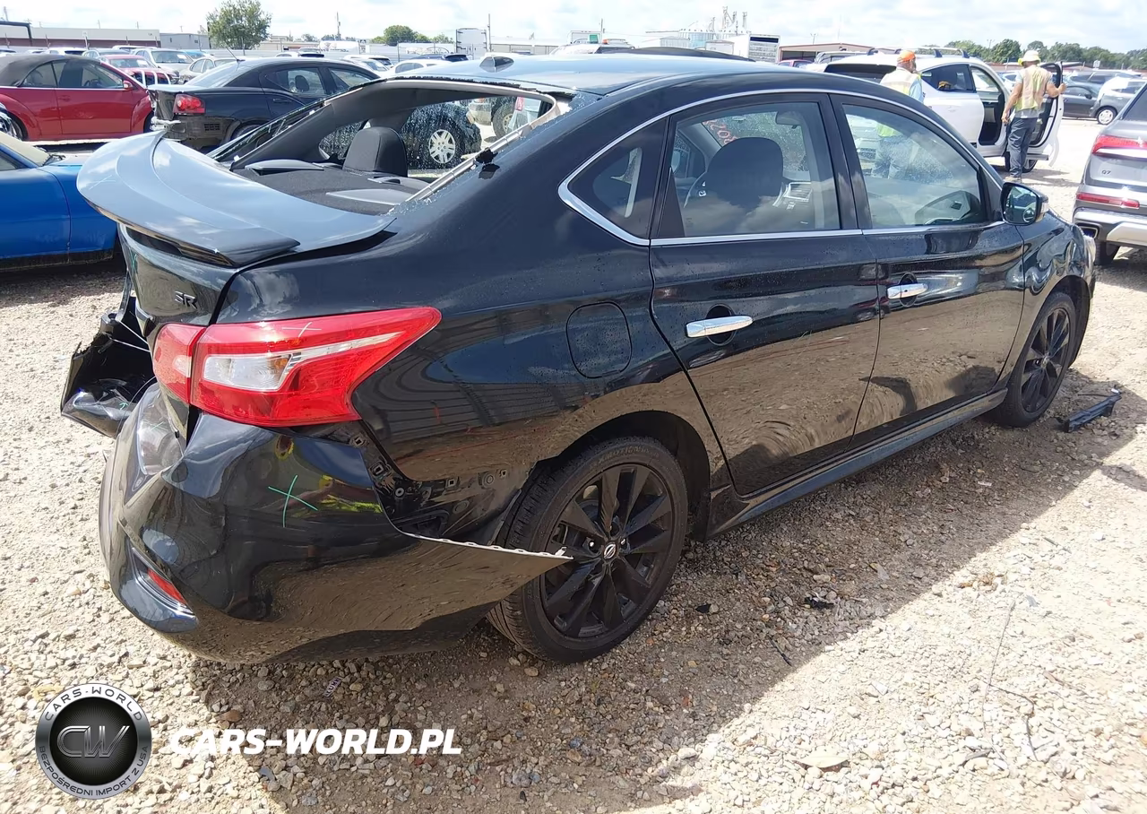 2018 Nissan Sentra Sr VIN:3N1AB7AP3JY255822 - 4