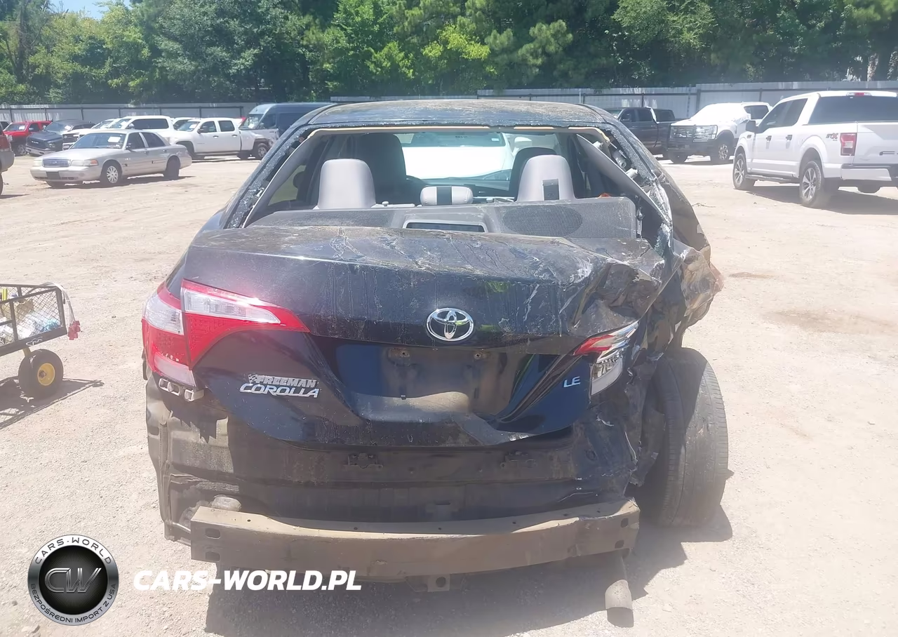 2015 Toyota Corolla Le VIN:5YFBURHE7FP256927 - 17