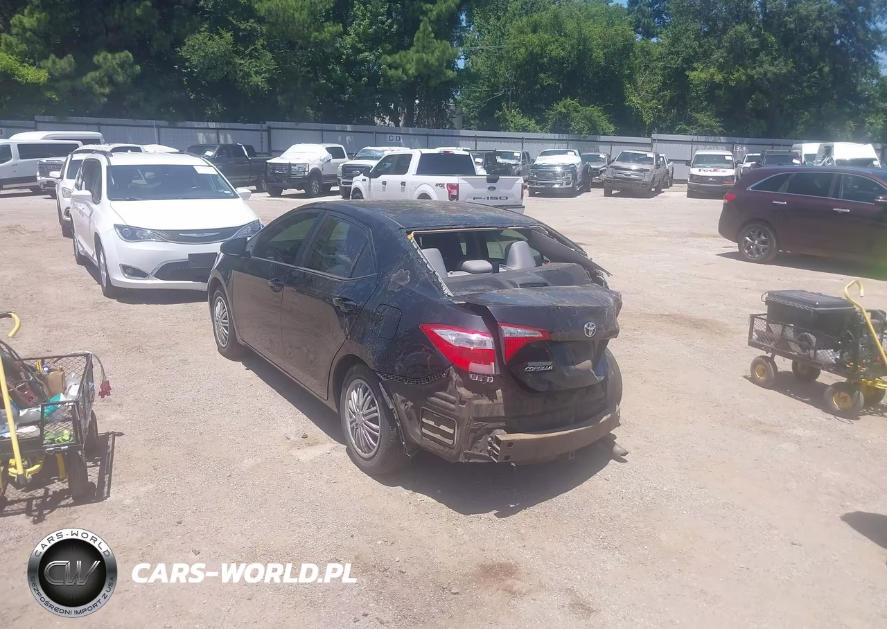 2015 Toyota Corolla Le VIN:5YFBURHE7FP256927 - 3