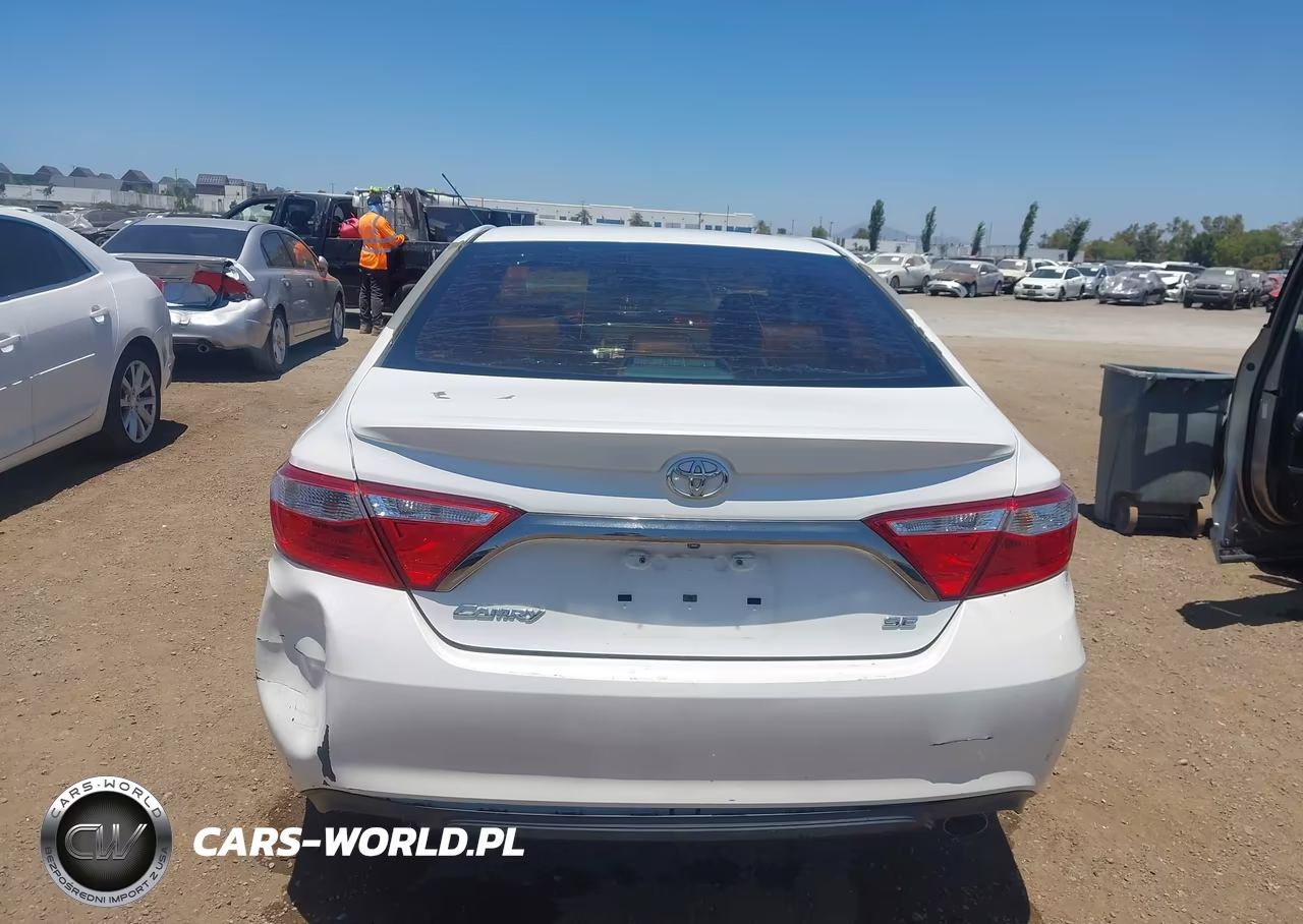 2015 Toyota Camry Se VIN:4T1BF1FK7FU023312 - 16