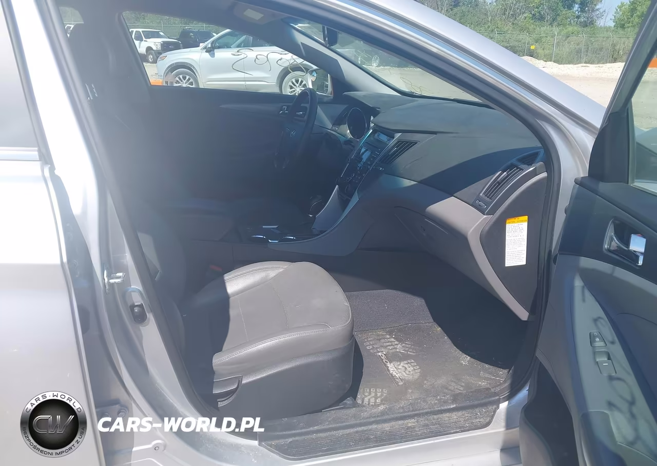 2012 Hyundai Sonata Hybrid VIN:KMHEC4A41CA041396 - 5