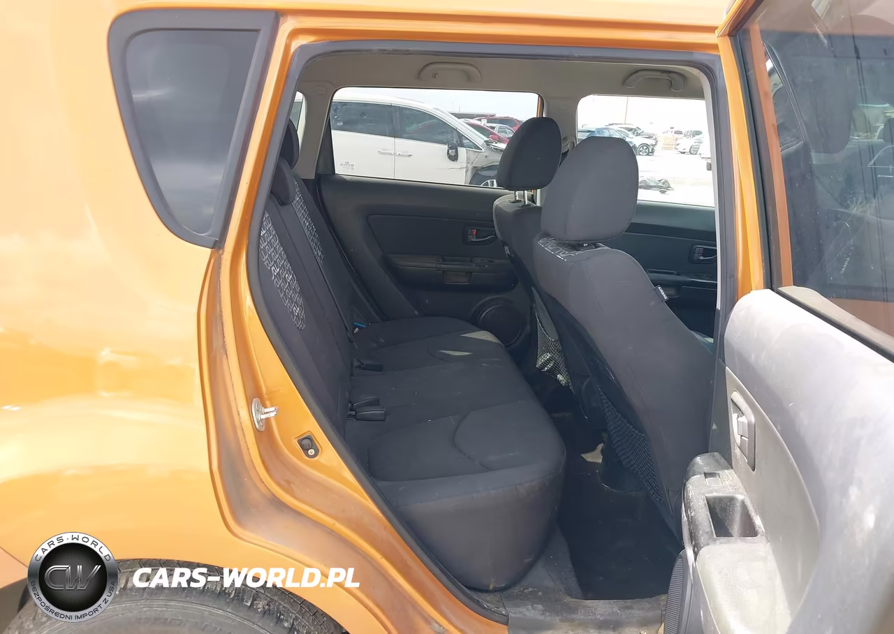 2011 Kia Soul + VIN:KNDJT2A26B7234676 - 8