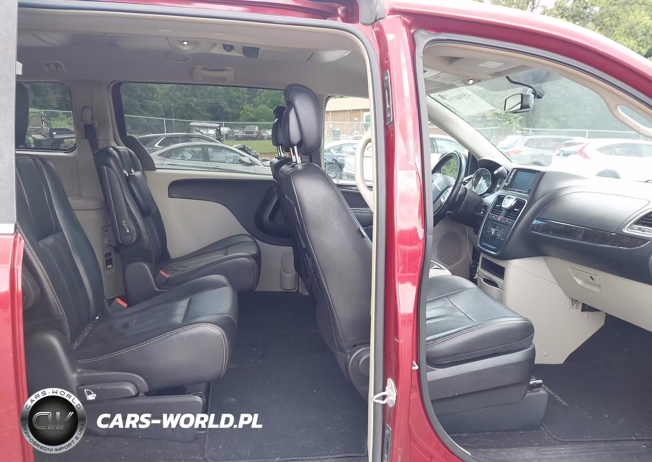 2015 Chrysler Town & Country Touring VIN:2C4RC1BG3FR588280 - 8