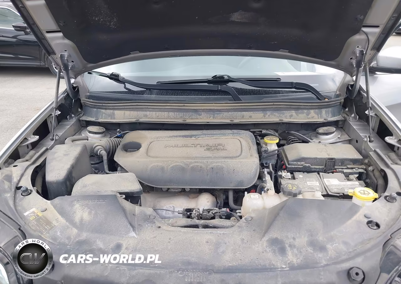 2019 Jeep Cherokee Latitude 4X4 VIN:1C4PJMCBXKD449472 - 10