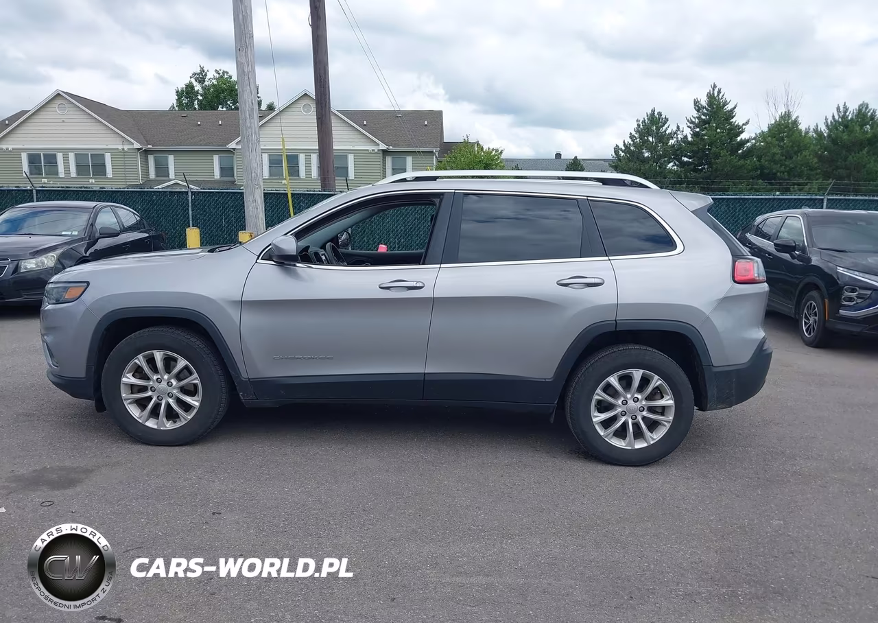 2019 Jeep Cherokee Latitude 4X4 VIN:1C4PJMCBXKD449472 - 14
