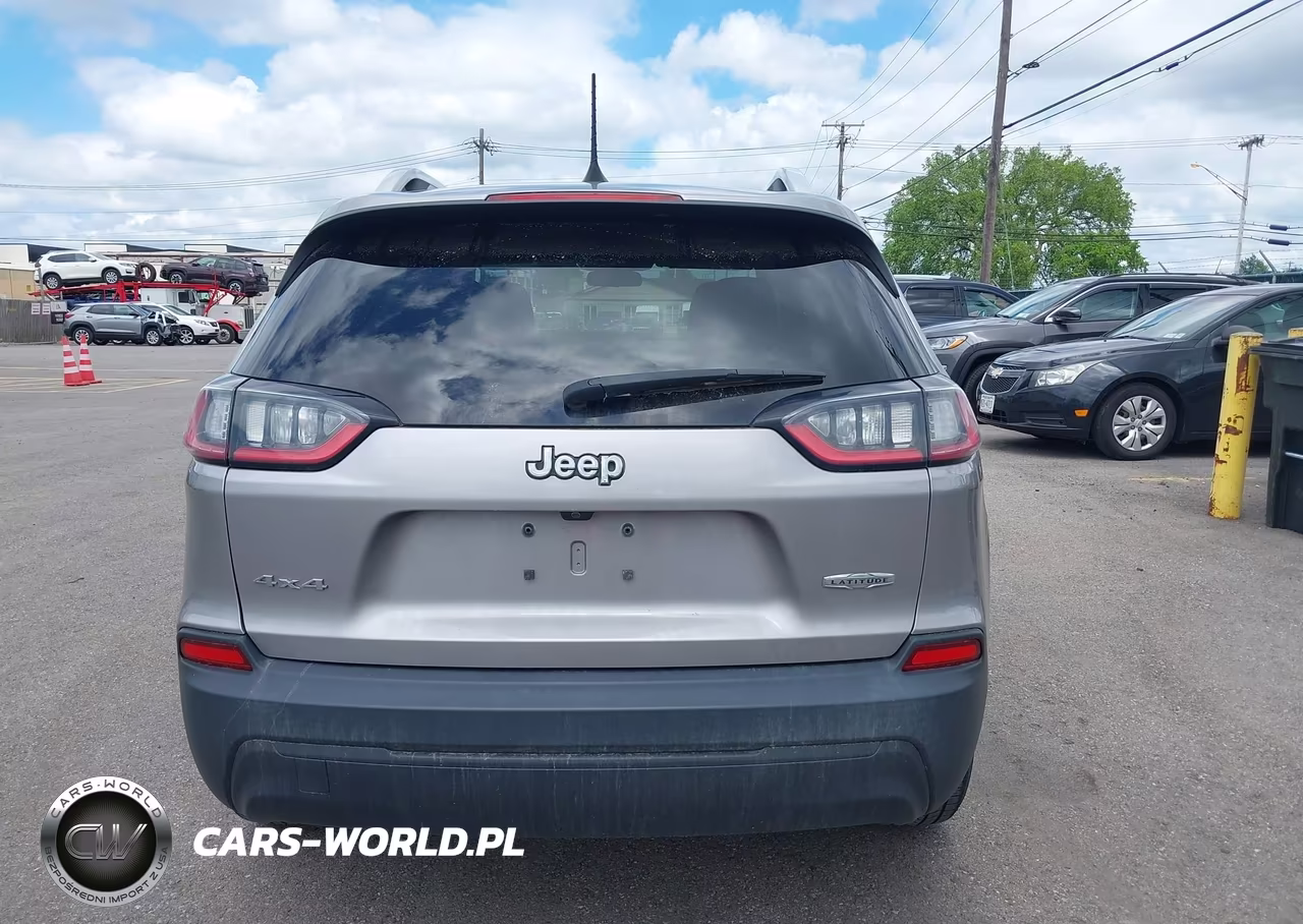 2019 Jeep Cherokee Latitude 4X4 VIN:1C4PJMCBXKD449472 - 16