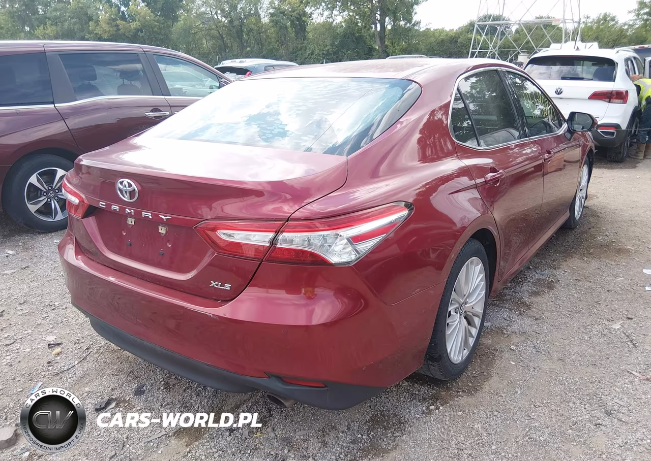 2018 Toyota Camry Xle VIN:4T1B11HK9JU547596 - 4