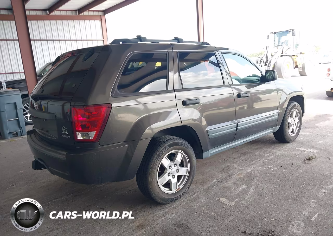 2005 Jeep Grand Cherokee Laredo VIN:1J4HS48N55C559449 - 4