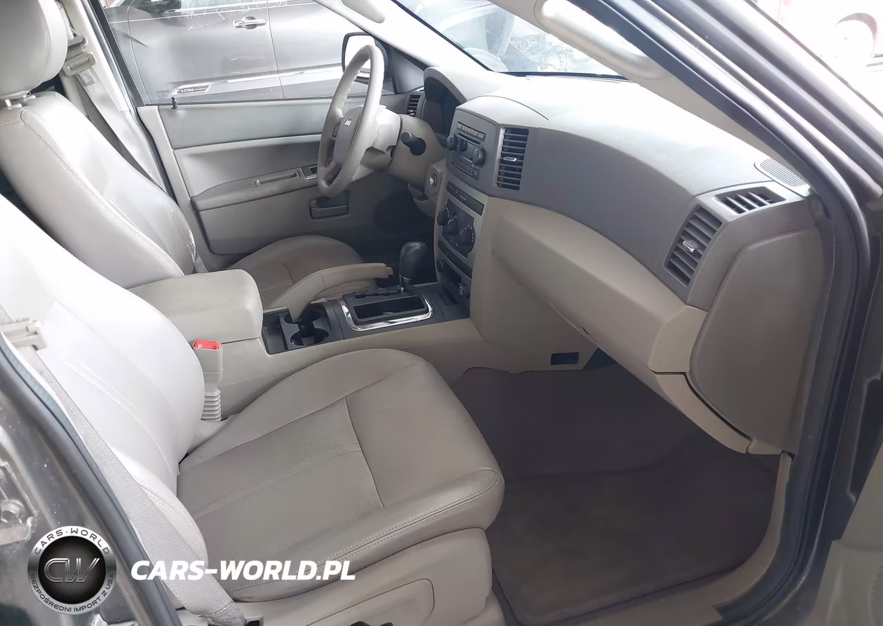 2005 Jeep Grand Cherokee Laredo VIN:1J4HS48N55C559449 - 5