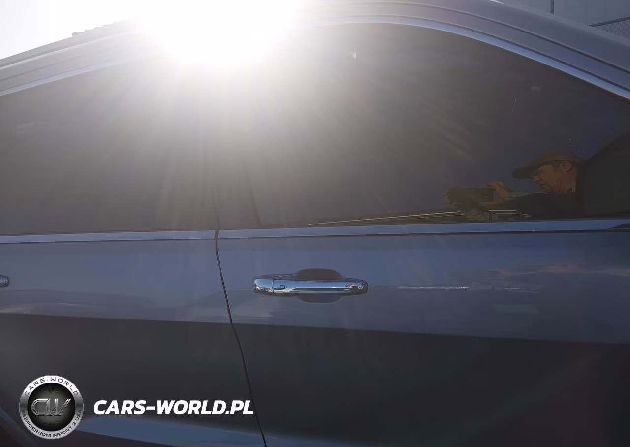 2015 Jeep Grand Cherokee Overland VIN:1C4RJFCGXFC692498 - 13