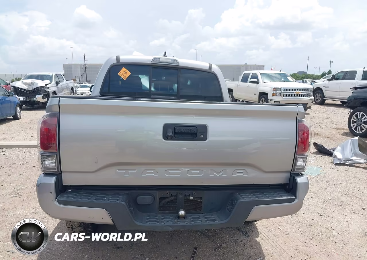 2018 Toyota Tacoma Sr VIN:5TFAX5GN4JX114378 - 16