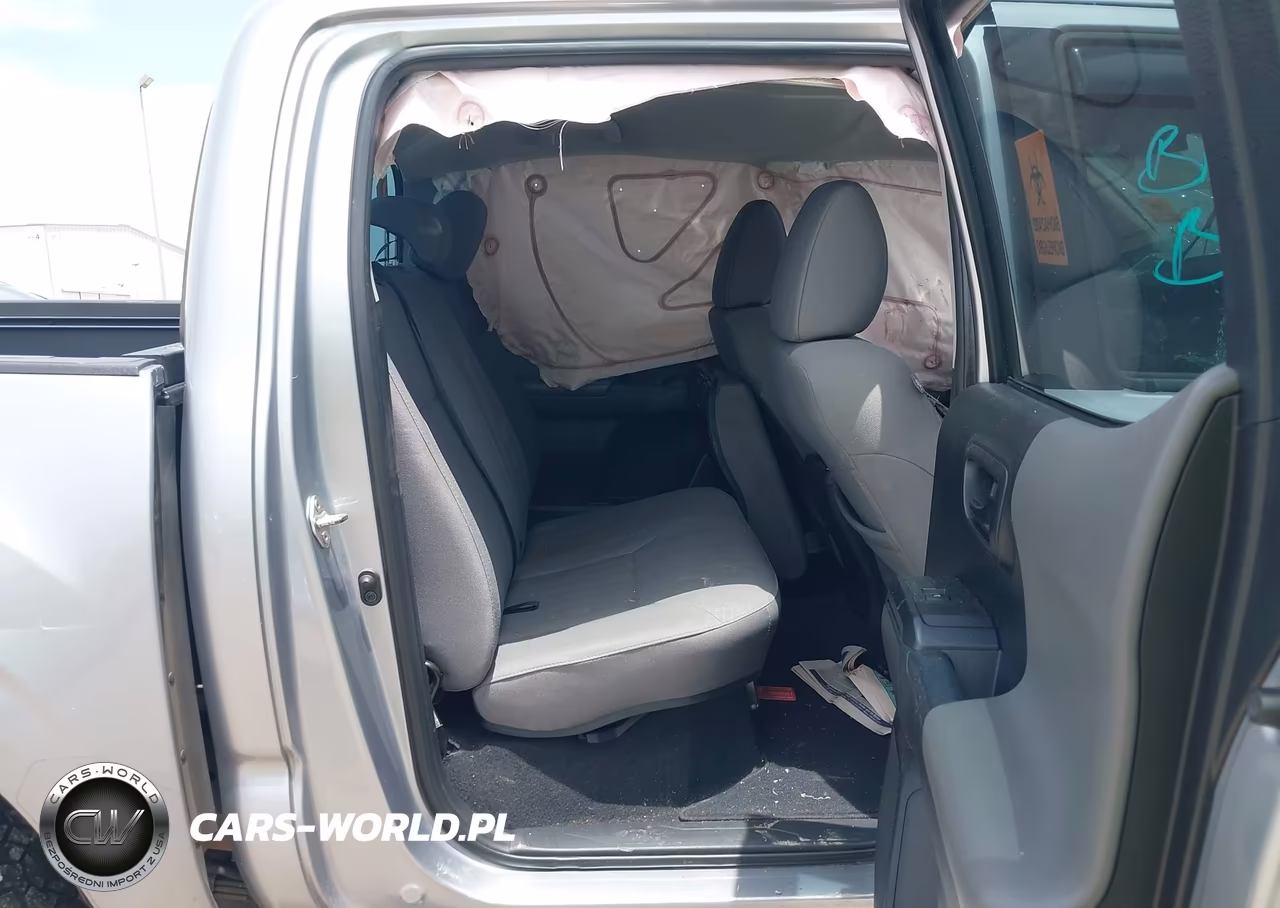 2018 Toyota Tacoma Sr VIN:5TFAX5GN4JX114378 - 8