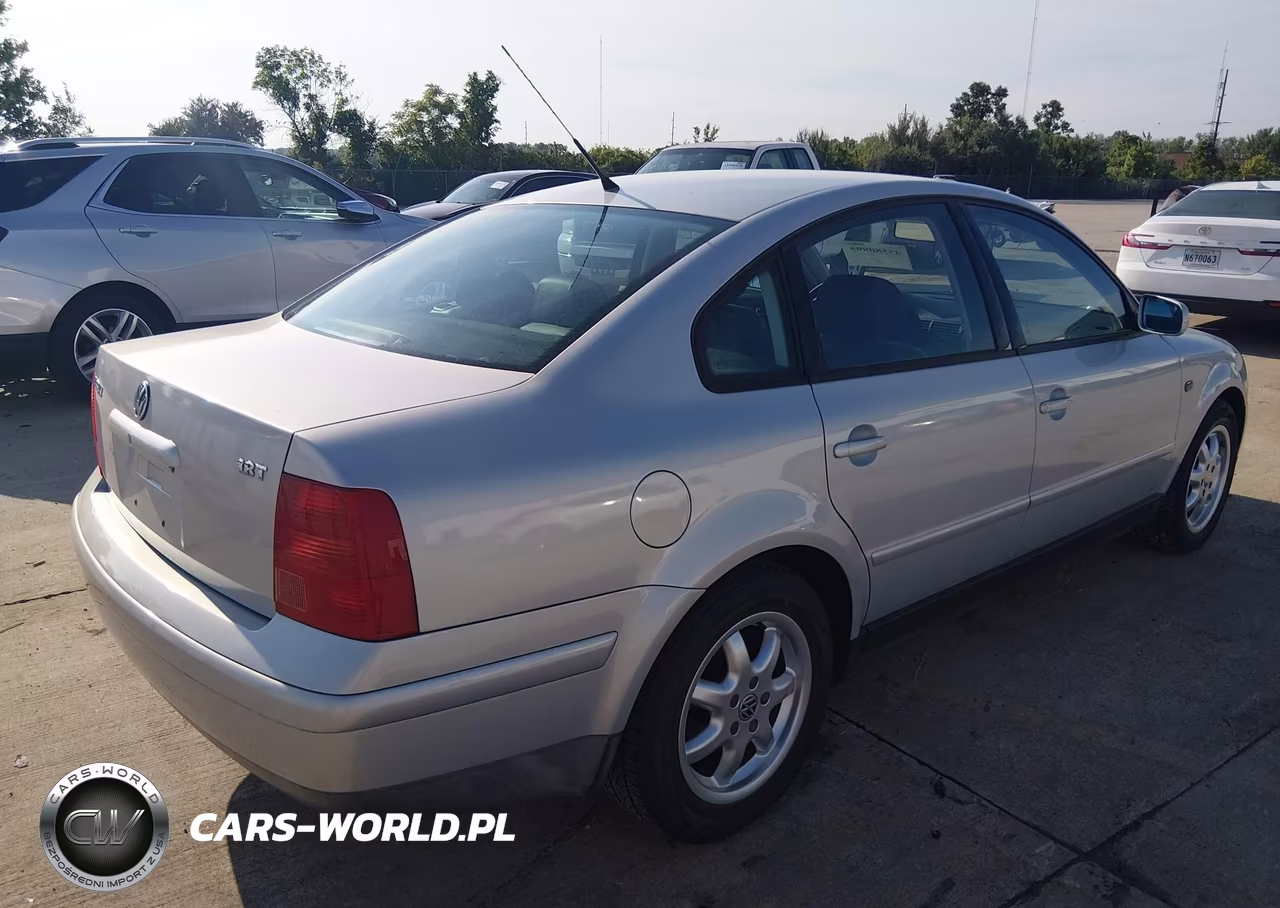 1999 Volkswagen Passat Gls VIN:WVWMA63B2XE287790 - 4