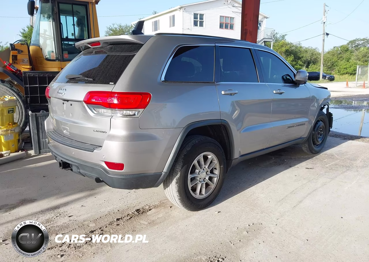 2018 Jeep Grand Cherokee Laredo 4X2 VIN:1C4RJEAG2JC407234 - 4