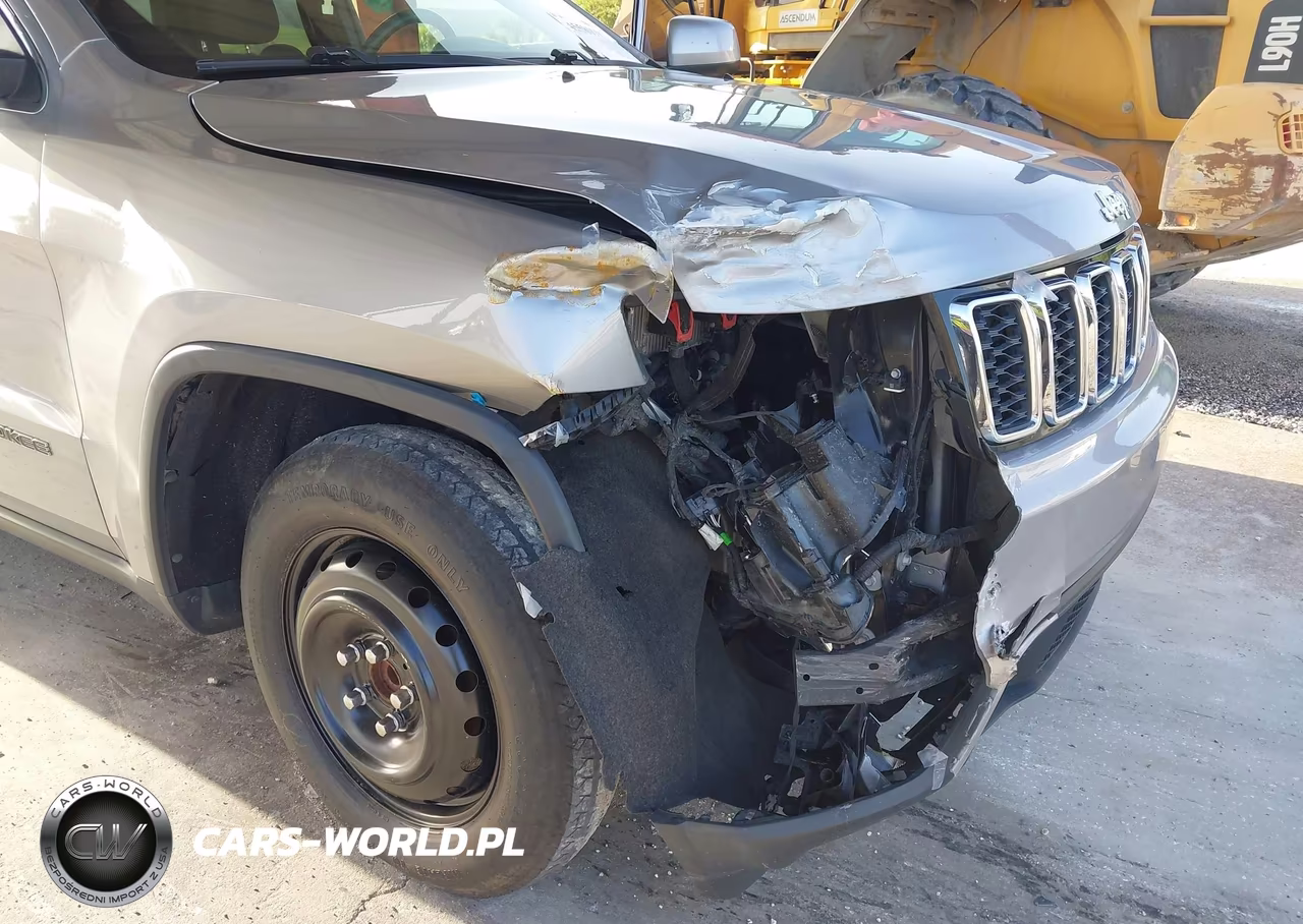 2018 Jeep Grand Cherokee Laredo 4X2 VIN:1C4RJEAG2JC407234 - 6