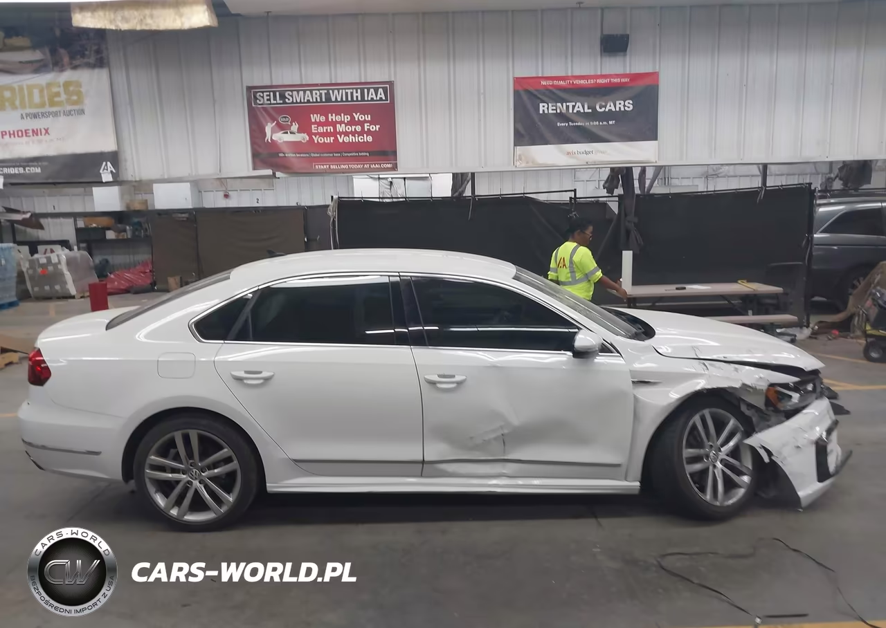 2017 Volkswagen Passat 1.8T R-Line VIN:1VWDT7A31HC065019 - 13