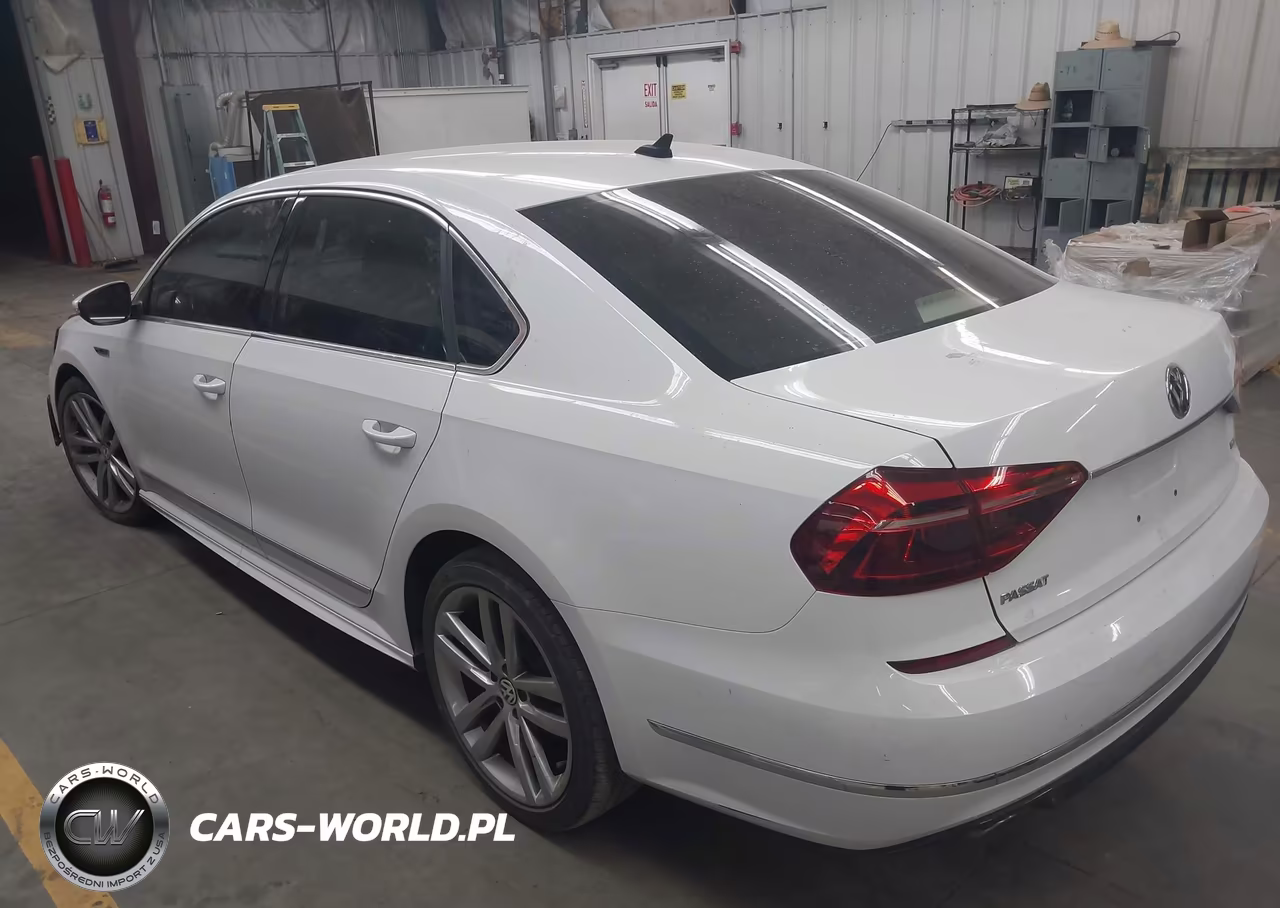 2017 Volkswagen Passat 1.8T R-Line VIN:1VWDT7A31HC065019 - 3