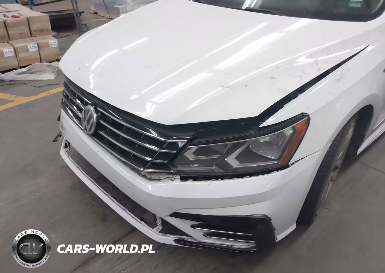 2017 Volkswagen Passat 1.8T R-Line VIN:1VWDT7A31HC065019 - 6