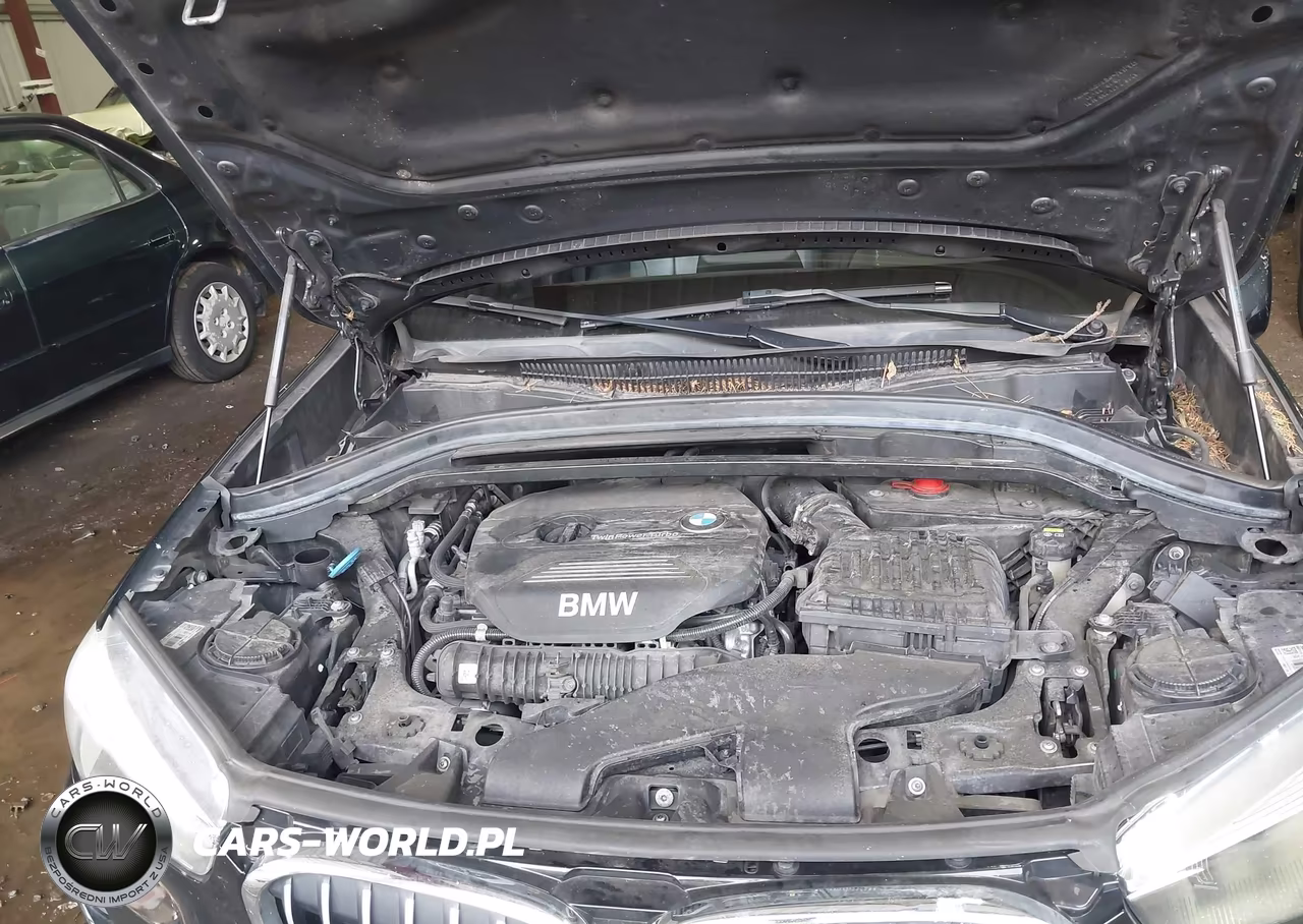 2018 BMW X1 xDrive28I VIN:WBXHT3C35J5L31116 - 10