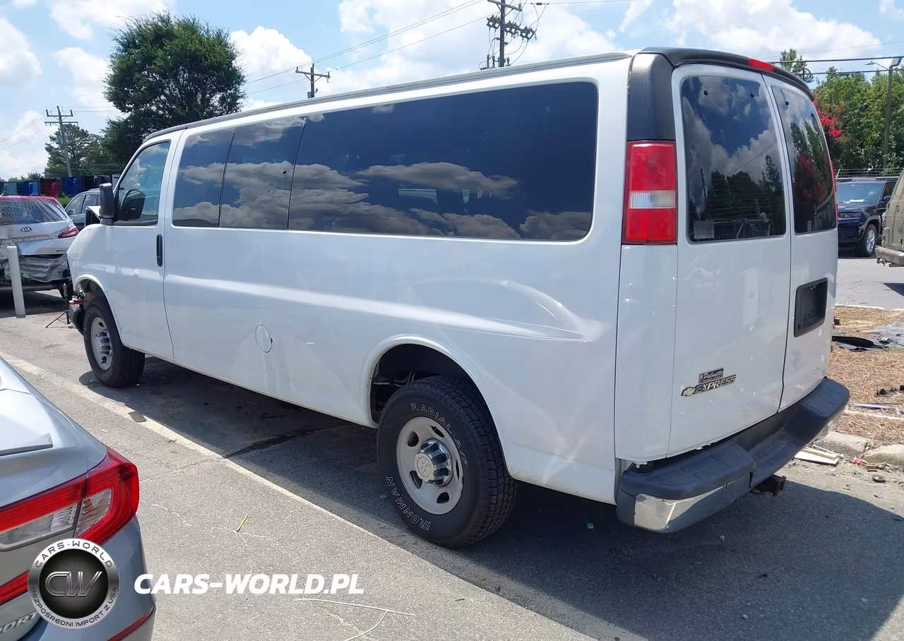 2017 Chevrolet Express 3500 Lt VIN:1GAZGPFG0H1201511 - 3