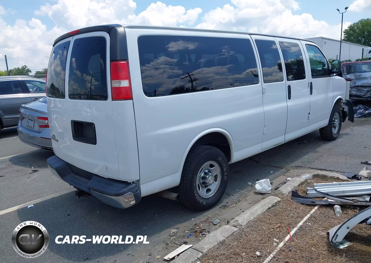 2017 Chevrolet Express 3500 Lt VIN:1GAZGPFG0H1201511 - 4