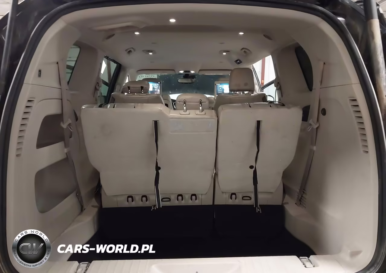 2017 Chrysler Pacifica Touring-L Plus VIN:2C4RC1EGXHR652863 - 17