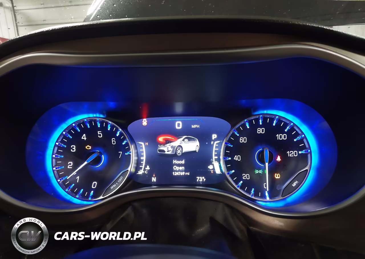 2017 Chrysler Pacifica Touring-L Plus VIN:2C4RC1EGXHR652863 - 7