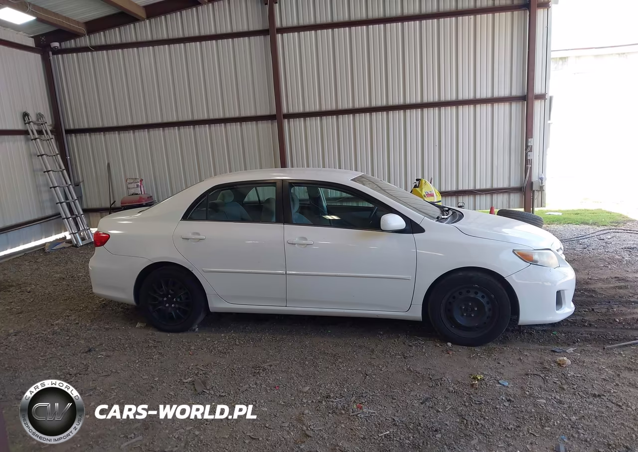 2013 Toyota Corolla Le VIN:5YFBU4EE0DP097947 - 13