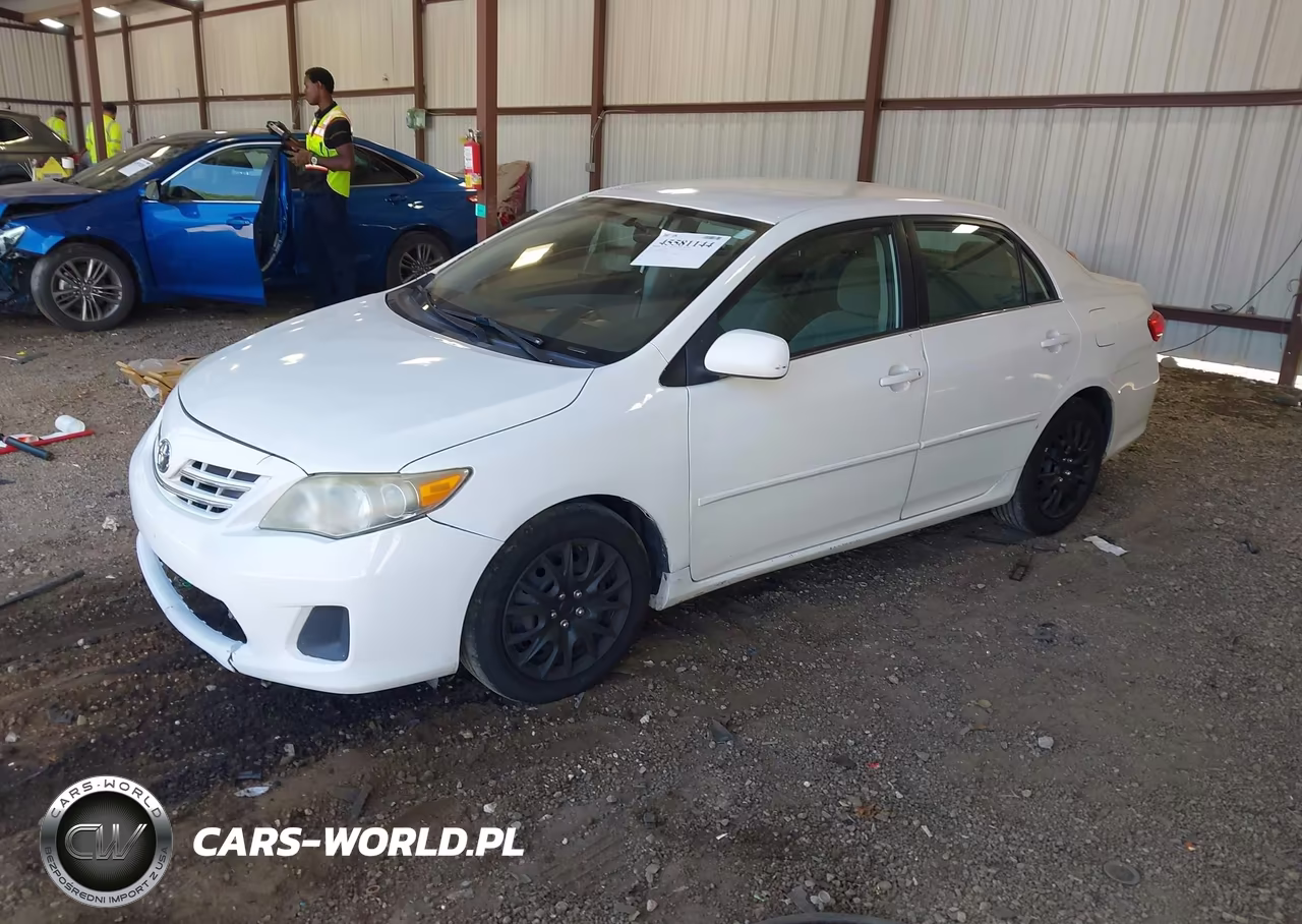 2013 Toyota Corolla Le VIN:5YFBU4EE0DP097947 - 2